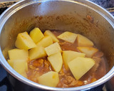 Foto del paso 10 de la receta: Solomillo de cerdo estofado con champiñones y patatas