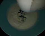 Foto del paso 1 de la receta: 🤤Tiramisú con vainillas, crema y queso crema 🫠