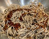 Hình bước làm 4 của món Mì Soba Kiều Mạch Xào Thập Cẩm Dọn Tủ
