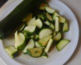 A picture of step 1 of Zucchini adzuki beans koottu.