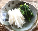 A picture of step 5 of Japanese Nagaimo-potato and Spinach Salad.