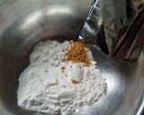 A picture of step 2 of Noodles Coated Cheese Fritters.