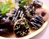 A picture of step 5 of Chocolate donuts.