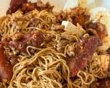 รูปขั้นตอนการทำที่ 5 ของ บะหมี่แห้งยำ หมูแดง หมูสับ