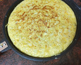 Foto del paso 4 de la receta: Tortilla de papas con cebolla y ensalada de tomate