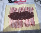 Foto del paso 4 de la receta: Solomillo de cerdo con hojaldre, pimientos del padrón y cebolla caramelizada al vino tinto