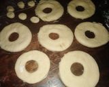 A picture of step 10 of Doughnuts.