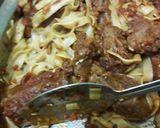 Foto del paso 2 de la receta: Fideos con salsa roja y carne en trozos!