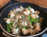 Foto del paso 3 de la receta: Camarones con hongos 🍄
