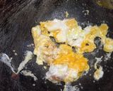 Foto langkah ke 2 dari resep Telur Orak-arik Kecap Praktis bin Laziis #PR_adakecapmanisnya.