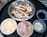 รูปขั้นตอนการทำที่ 1 ของ เห็ดชิเมจิเบคอนผัดเนย