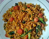 Foto langkah ke 6 dari resep Mie Telor Goreng Spesial.