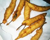 मिरची भजी (mirchi bhaji recipe in marathi) रेसिपी स्टेप 5 फोटो 