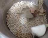 Foto del paso 1 de la receta: Tlayoyos de arvejas / tlacoyos de chícharo dorado (amarillo)