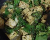 Foto langkah ke 4 dari resep Tumis Pokcoy Tahu.
