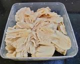Foto langkah ke 1 dari resep Tumis Jamur Tiram Pedas.