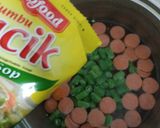 Foto langkah ke 3 dari resep Sop Sosis Darurat.