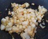Foto langkah ke 4 dari resep Mie Goreng Udang Sayur.