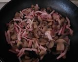 Foto del passaggio 1 della ricetta Ravioli funghi e speck