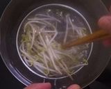 A picture of step 4 of Shrimp Noodle Soup.