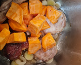 Foto del paso 3 de la receta: Puré de chirivías y boniato/ caldo de pollo