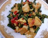 Foto langkah ke 4 dari resep Tumis simpel kacang panjang tahu.
