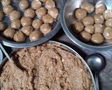 सफेद तिल और खोया के लड्डू (safed til aur khoya ke ladoo recipe in Hindi) रेसिपी चरण 3 फोटो