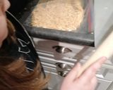 Une image de l'étape 4 de Yaki Udon au poulet sauté cacahuètes.