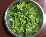 A picture of step 1 of Egg Palak.