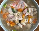 Foto langkah ke 5 dari resep Sop Ikan Kakap Merah.