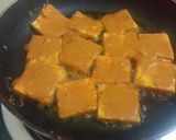 A picture of step 2 of Paneer tawa fry.