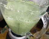Foto del paso 1 de la receta: Consomé verde de pollo