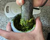 Foto del paso 3 de la receta: Pesto en mortero 💚