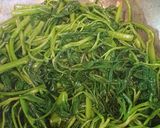 Hình bước làm 3 của món Rau muống xào tóp mỡ