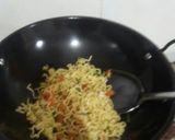 Foto langkah ke 5 dari resep Mie sayur.