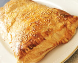 Foto del paso 5 de la receta: Hojaldre relleno de Queso Maasdam, Jamón York y Bechamel