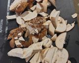 Foto del passaggio 1 della ricetta Ricciola ai funghi porcini