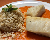 Foto del paso 11 de la receta: Bacalao skrei fresco en salsa de cebolla con tarrina de arroz integral