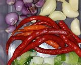 Foto langkah ke 1 dari resep Kerang Dara Saos Padang.