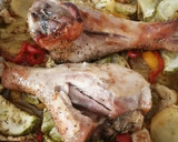 Foto del paso 4 de la receta: Muslos de pavo al horno