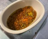 Une image de l'étape 2 de Poitrine de porc fumée marinée grillée aux épices et origan.