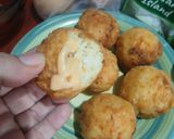Foto langkah ke 4 dari resep Bola Nasi Goreng Isi Wortel.