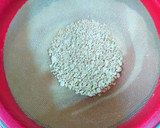 Foto del paso 4 de la receta: Mantecados planos caseros de limón, canela y agua de rosas