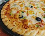 A picture of step 6 of Cheesy Bites Petals Pizza 🍕🍕.