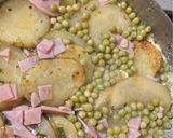 Foto del paso 5 de la receta: Legumbres: tortilla de papas tradicional con arvejas incluidas