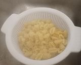 Foto del paso 5 de la receta: Radiatori de queso con chorizo y puerros