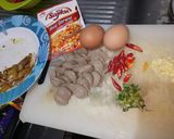 Foto langkah ke 1 dari resep Nasi goreng daun jeruk praktis.