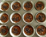 Foto del passaggio 18 della ricetta Muffin al cacao