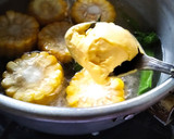 Foto langkah ke 2 dari resep *Jagung Rebus Mentega*.