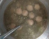 Foto langkah ke 4 dari resep Kauh Bakso praktis.